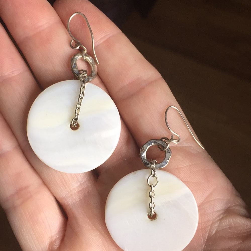 Shell And Hammered Loop Pierced Earrings - image 5